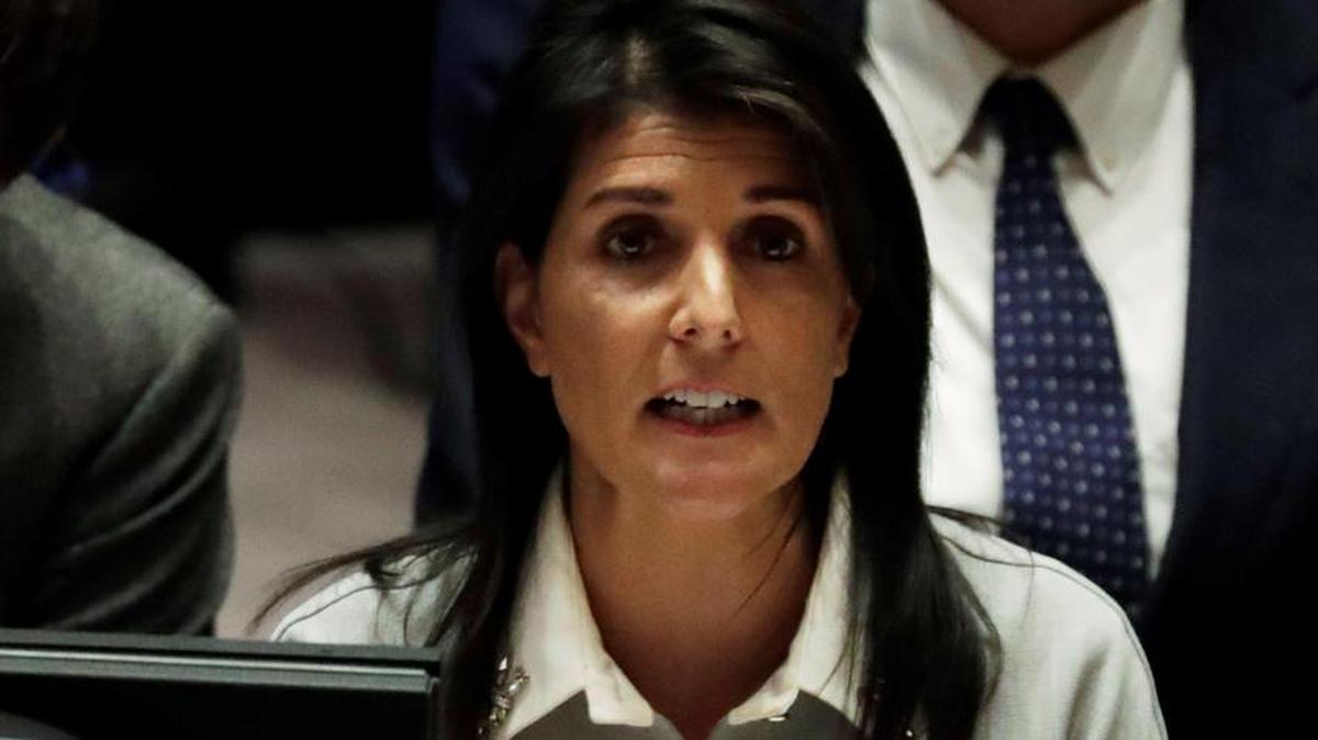 La embajadora de EE.UU. ante la ONU, Nikki Haley, interviene en la reunión del Consejo de la ONU en Nueva York (Estados Unidos) el 8 de diciembre de 2017.