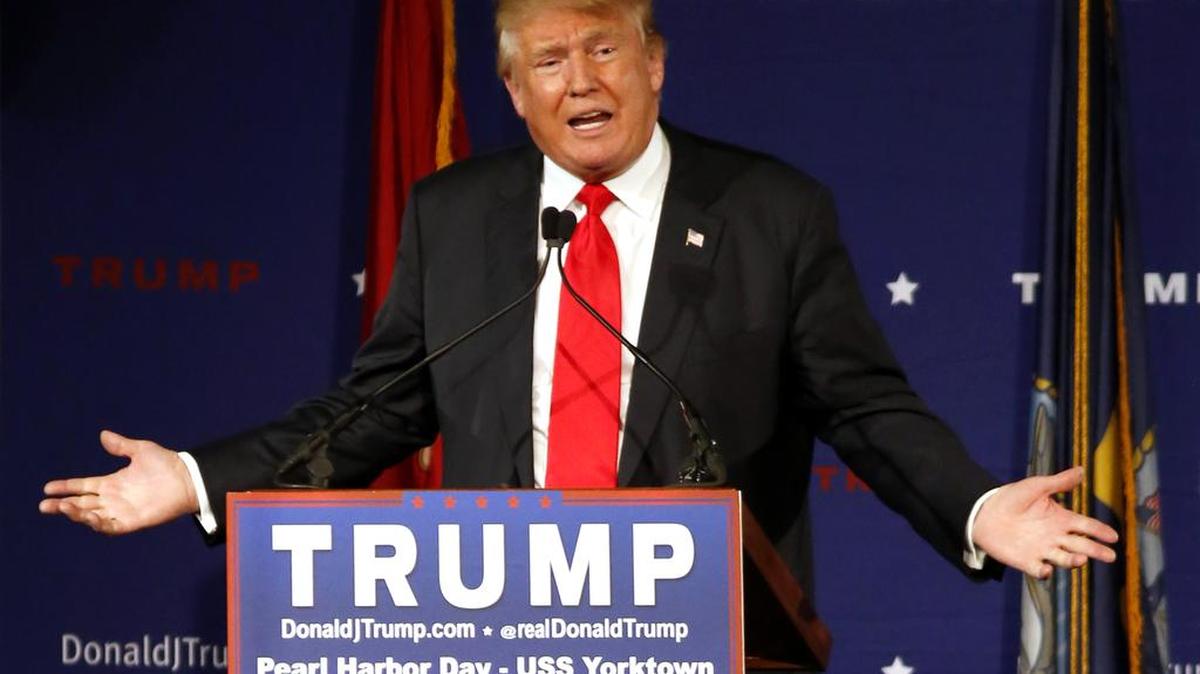 Donald Trump se mantuvo imperturbable y envió un mensaje por Twitter en que amenazó con dejar el Partido Republicano.