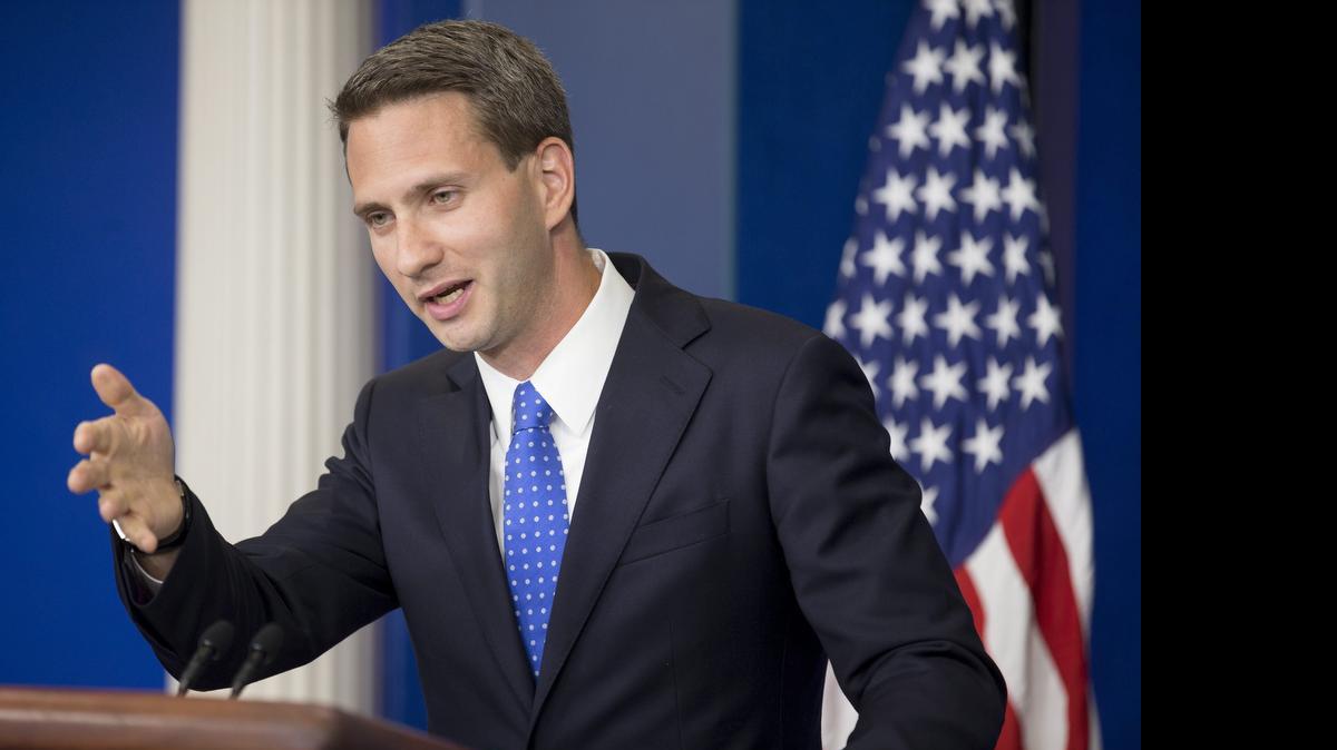 
El portavoz adjunto de la Casa Blanca, Eric Schultz durante una rueda de prensa en la Casa Blanca.
