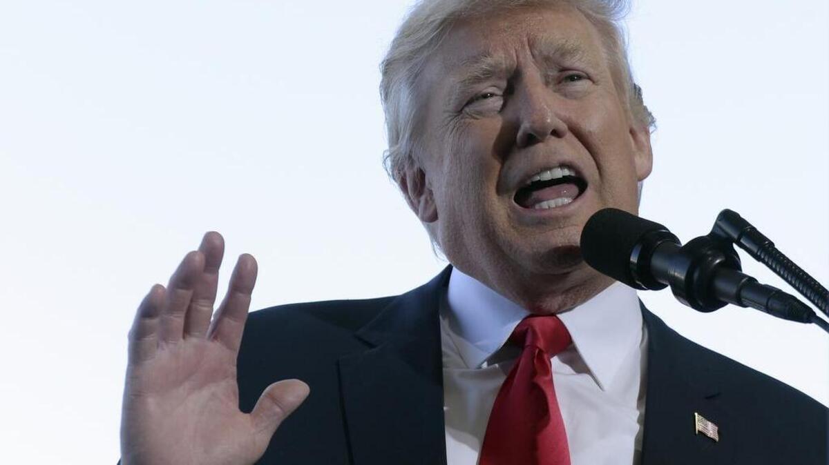 El presidente Donald Trump da un discurso en la fábrica Boeing en North Charleston, Carolina del Sur, el 17 de febrero.