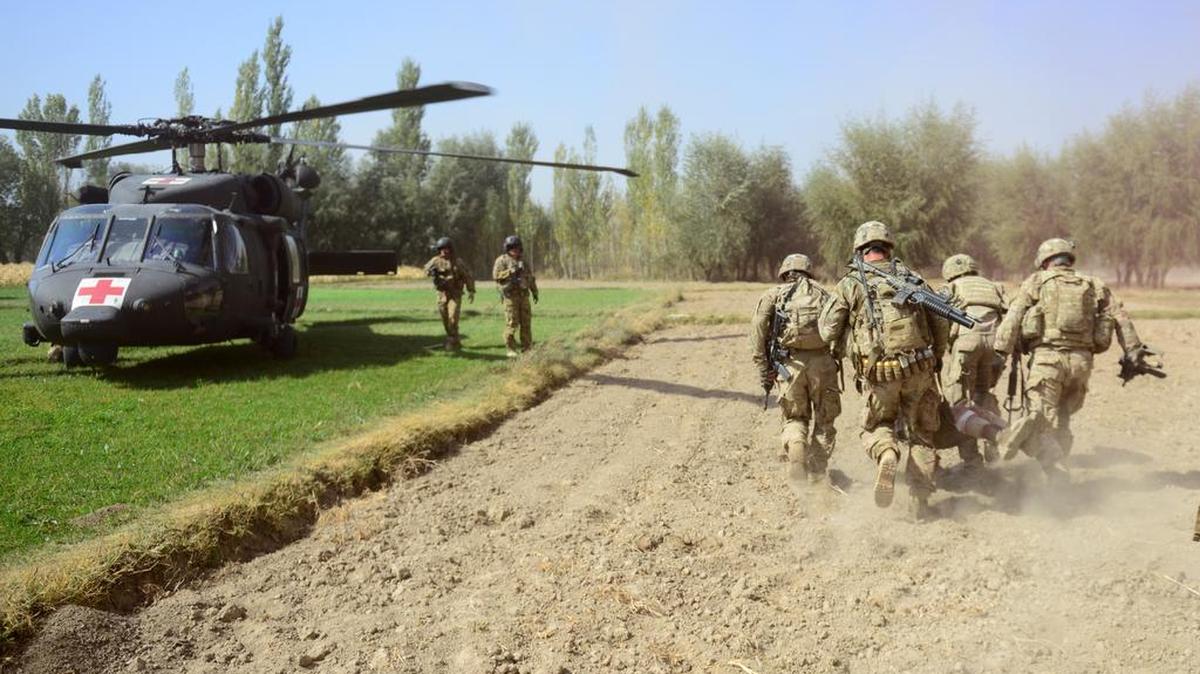 Senadores republicanos que visitaron el lunes a tropas estadounidenses en Kabul defendieron la permanencia de efectivos de su país en Afganistán