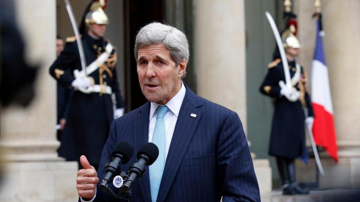 Kerry, que se reunió el martes con el presidente de Francia, François Hollande, señaló que con la aceleración de los bombardeos el EI “va a tener más dificultades”.