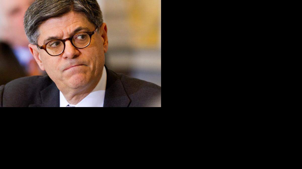 
Segun un comunicado del secretario del Tesoro, Jacob Lew, ‘para la mayoría de los estadounidenses, declarar impuestos con la nueva ley de salud será tan simple como seleccionar la casilla de que tuvieron seguro médico todo el año”.
