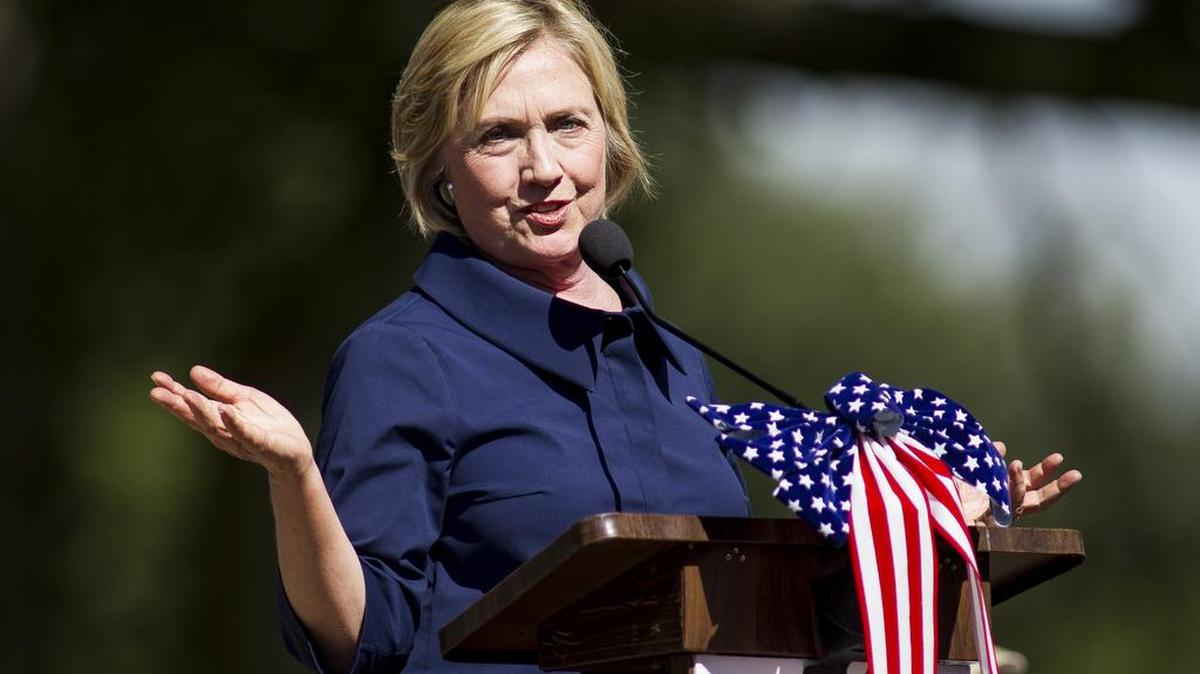 
Clinton señaló que las persistentes dudas sobre su uso de correo electrónico mientras ejerció como la diplomática de mayor rango de Barack Obama no han perjudicado su campaña.
