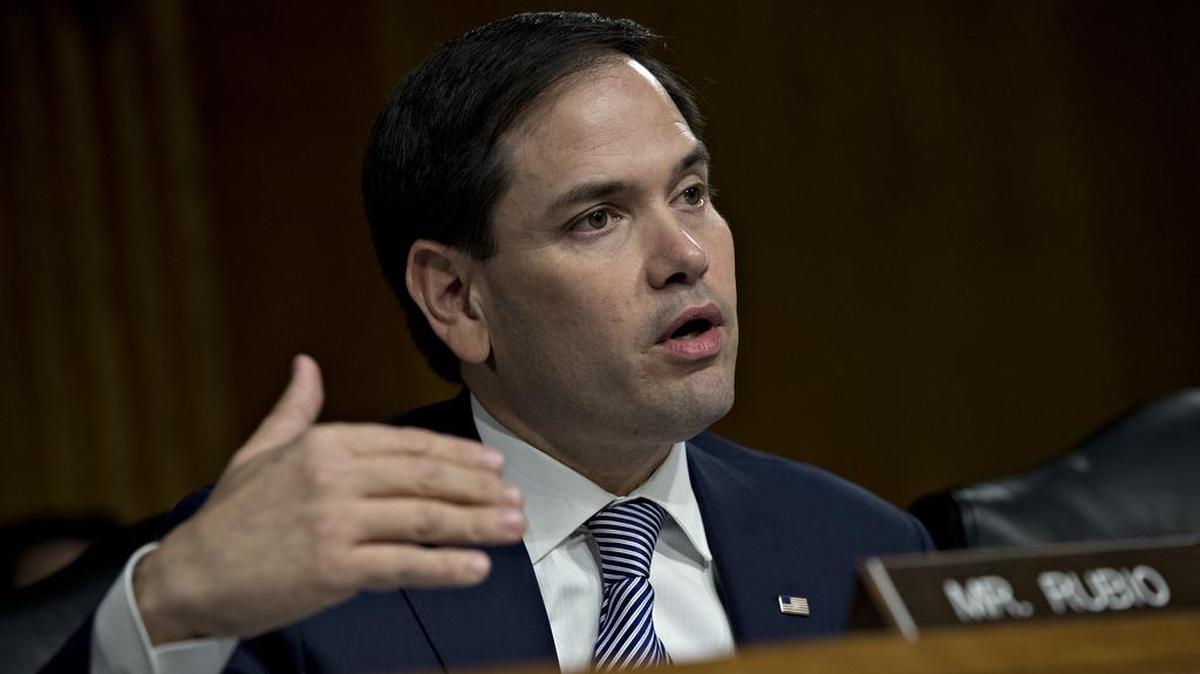 El senador Marco Rubio, republicano de Florida, durante una audiencia del Comité de Inteligencia del Senado en Washington, DC, el 30 de marzo de 2017.