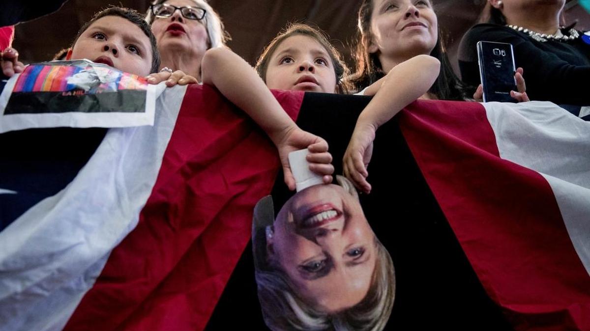 El equipo de campaña de Hillary Clinton pensó en utilizar el oleoducto Keystone como medio de “desviar” la atención de la polémica sobre los correos electrónicos.