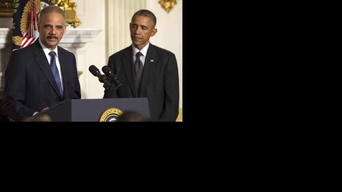 <cutline_leadin>El secretario</cutline_leadin> estadounidense de Justicia, Eric Holder, en el cargo desde 2008 como el primer afroamericano en este puesto, anunció su dimisión este jueves.<252>