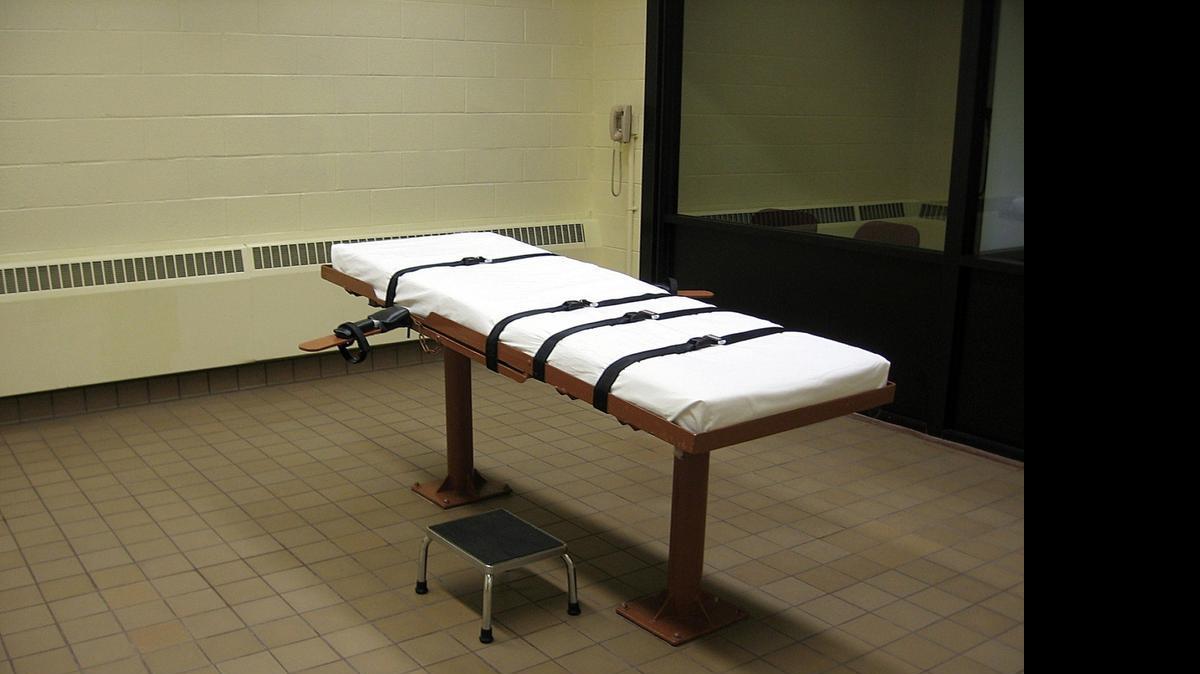 
El Senado de Nebraska aprobó la abolición de la pena de muerte, remplazando la pena capital por la de cadena perpetua, 
