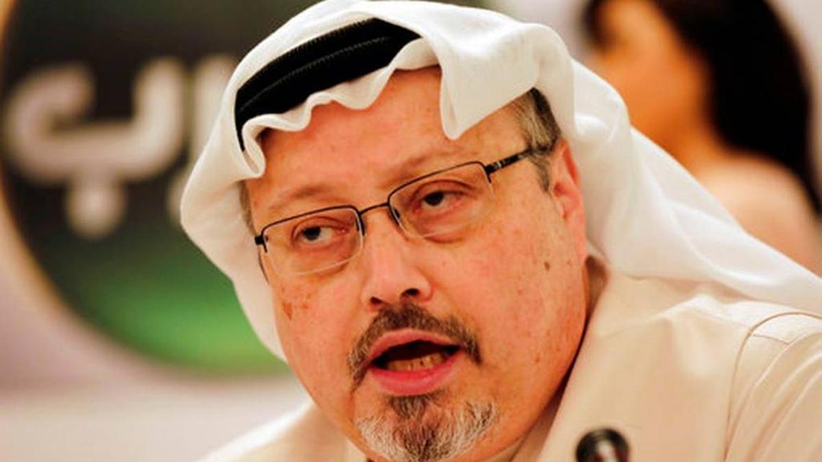 En esta fotografía del 15 de diciembre de 2014 se muestra al periodista Jamal Khashoggi durante una conferencia de prensa en Manama, Bahréin. Hasan Jamali.