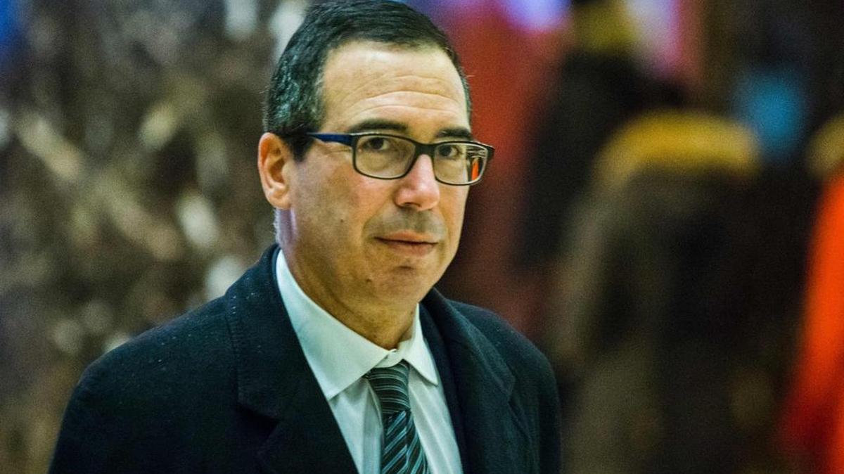 Secretario del Tesoro: Steven Mnuchin, 54 años. Presidente ejecutivo de Dune Capital Management, trabajó 17 años para Goldman Sachs y es productor de cine en Hollywood.