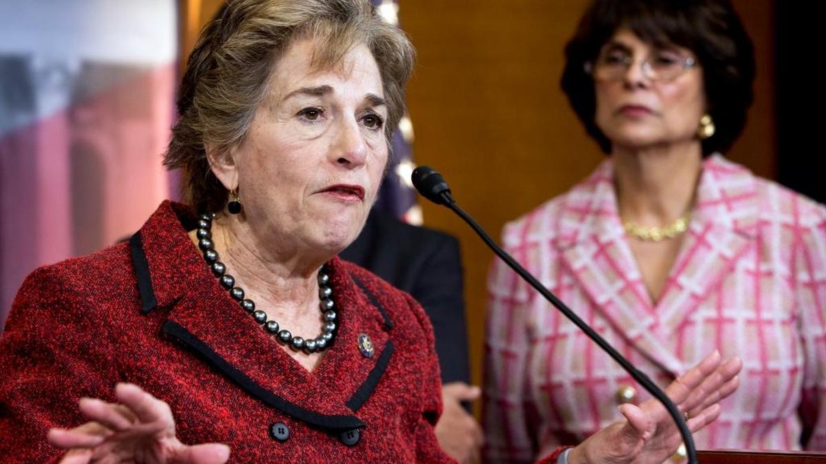 Por lo menos 139 legisladores demócratas firmaron este martes una dura carta abierta a Obama, donde le piden que las redadas sean “inmediatamente suspendidas