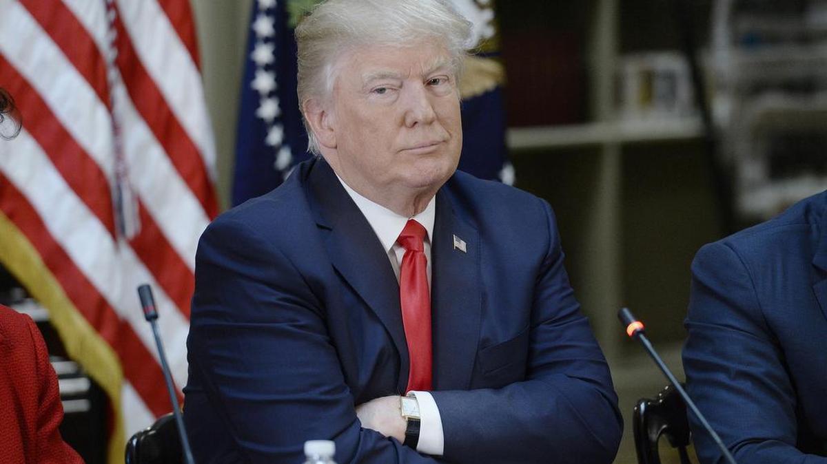 El Presidente de los Estados Unidos, Donald Trump, habla durante una discusión estratégica y política con CEOs en la Biblioteca del Departamento de Estado en el Edificio de la Oficina Ejecutiva de Eisenhower (EEOB) el martes 11 de abril de 2017 en Washington, DC.