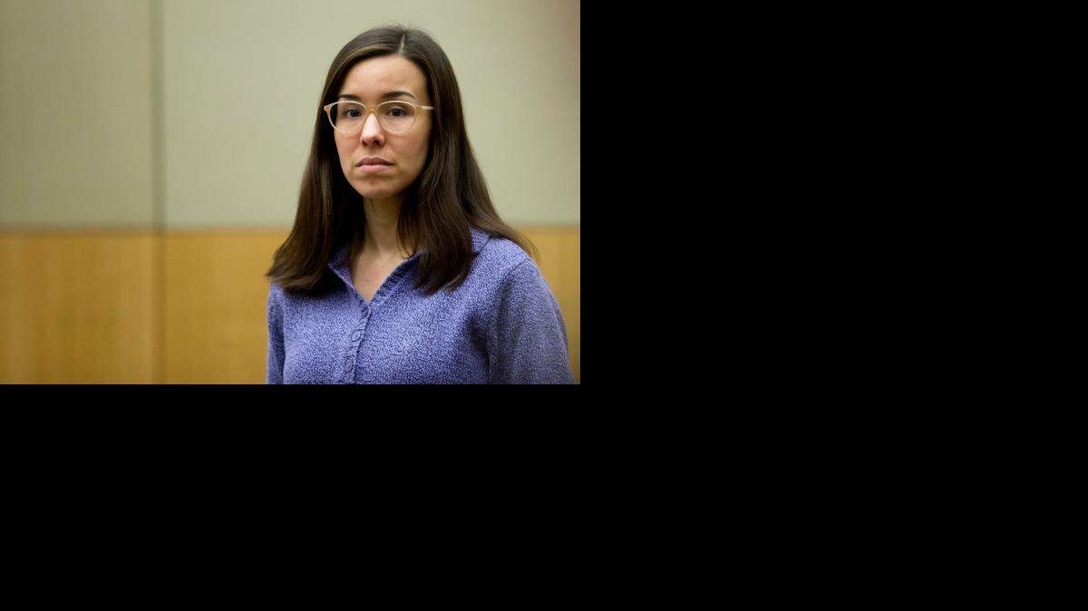 <cutline_leadin>El jurado</cutline_leadin> del segundo juicio a la hispana Jodi Arias por el asesinato de su novio, no alcanzó una decisión unánime, lo que libra a la acusada de la pena de muerte.