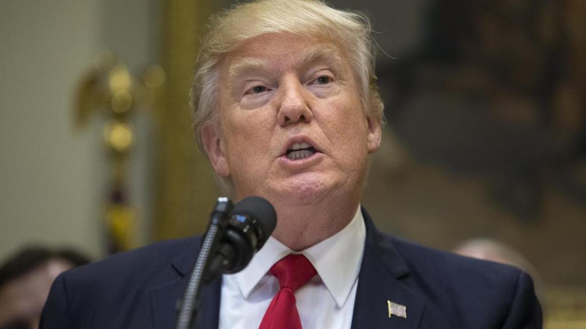 El presidente estadounidense Donald Trump habla luego de firmar la Orden Ejecutiva de Federalismo Educativo, en la sala Roosevelt de la Casa Blanca, en Washington (Estados Unidos) el miércoles 26 de abril de 2017.
