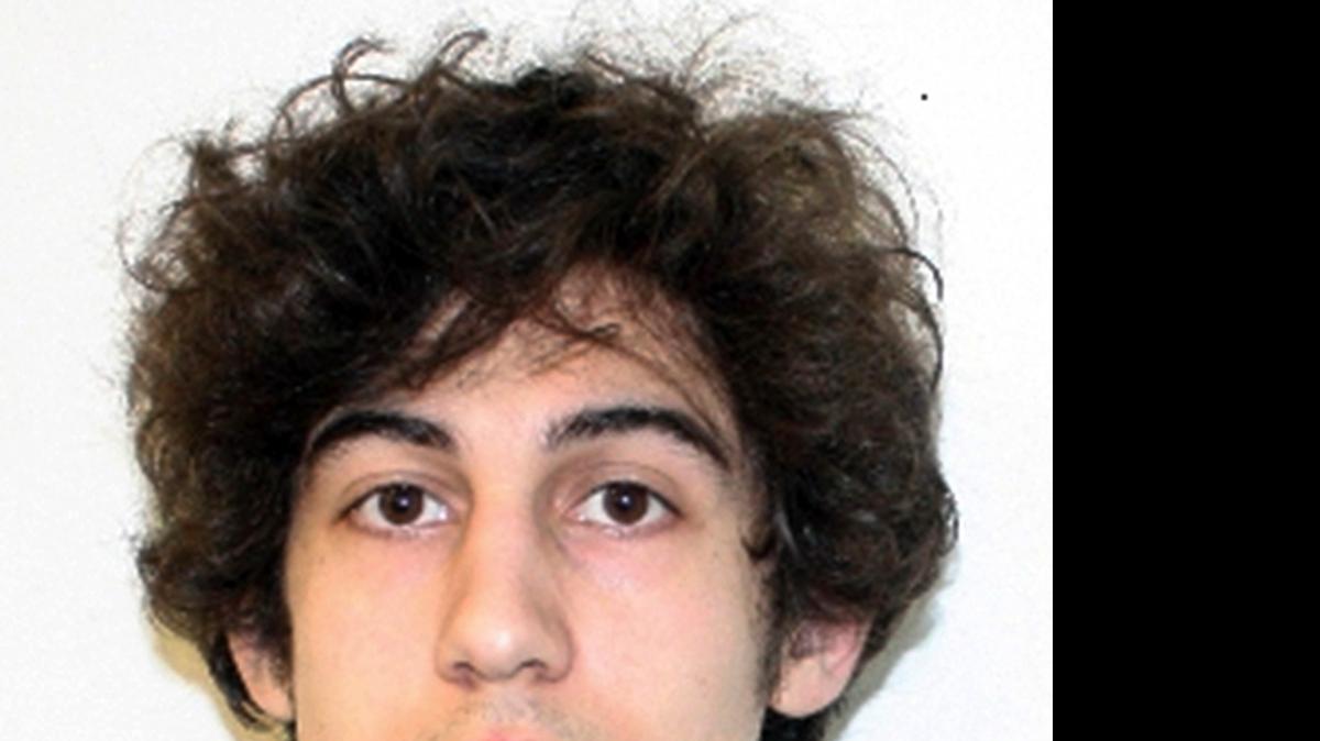 
Los tres jóvenes concurrieron a la habitación de Tsarnaev en la Universidad de Massachusetts, después de que el FBI divulgara fotos del sospechoso.
