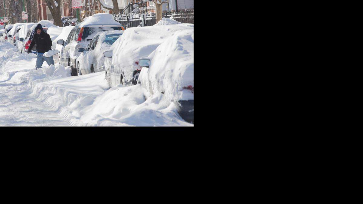 
El Servicio Meteorológico Nacional explicó que la cantidad de nieve caída en las últimas horas apenas fue superada en cuatro ocasiones en más de un siglo.
