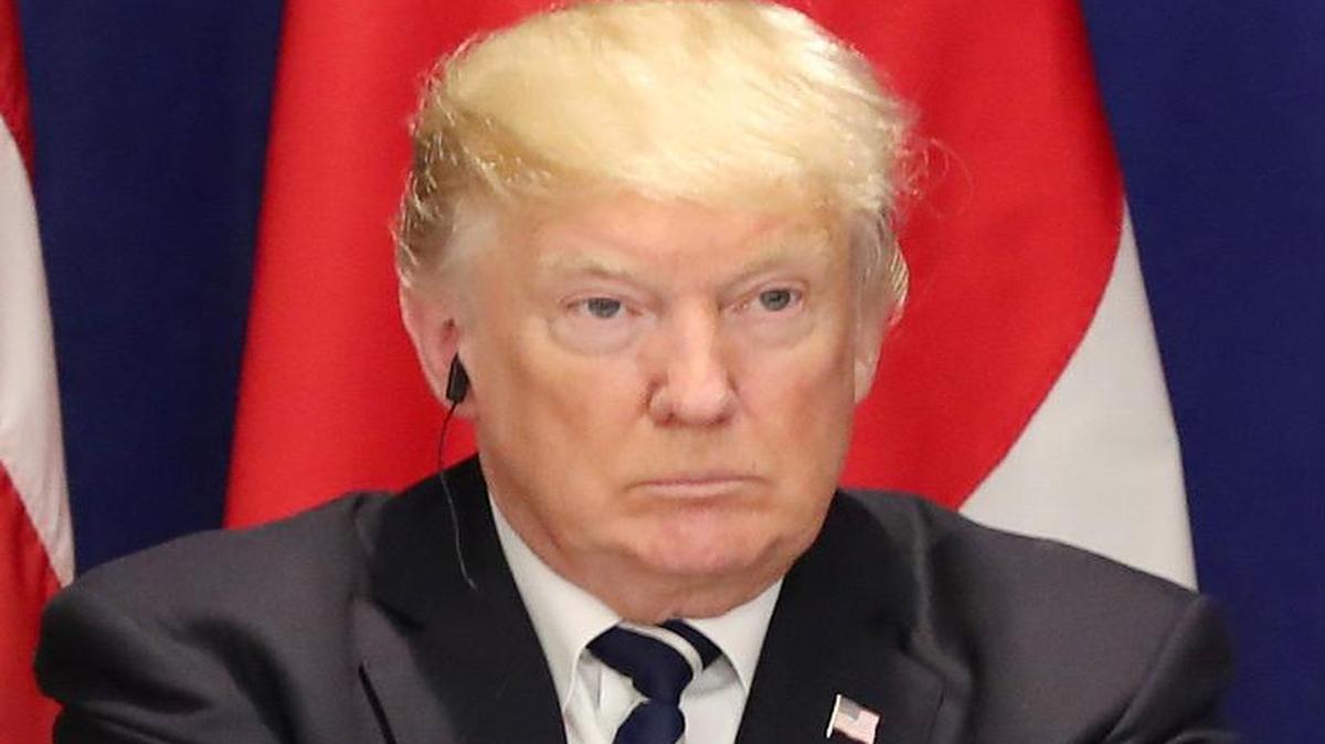 El presidente de los Estados Unidos, Donald J. Trump, reacciona el jueves 21 de septiembre de 2017, durante una reunión para las conversaciones de la cumbre, en el marco de la Asamblea General de la ONU, en Nueva York (EE.UU.).