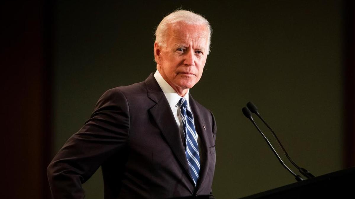 El ex vicepresidente estadounidense Joe Biden ofrece un discurso durante un evento en la Asociación Internacional de Bomberos este martes, en Washington, Estados Unidos.