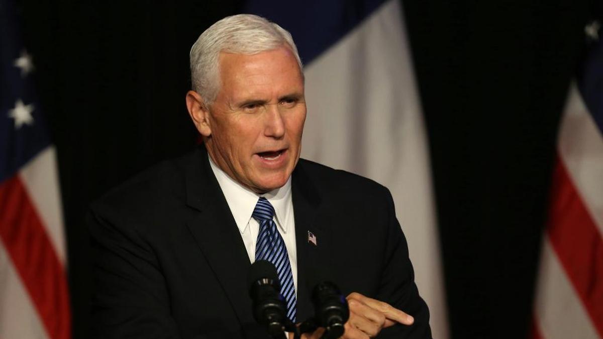 El vicepresidente Mike Pence habla en Santiago de Chile el 16 de agosto.
