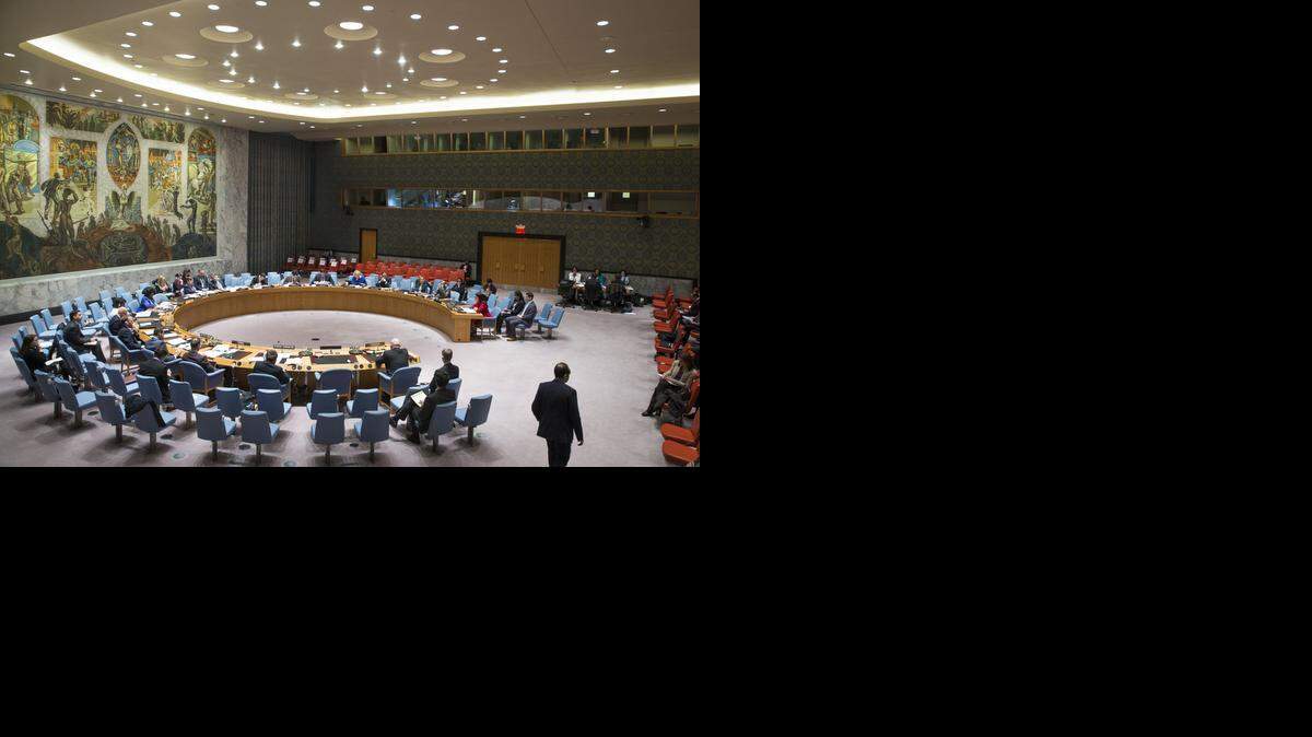 
La sesion sirvió para escenificar el amplio consenso que existe en la comunidad internacional sobre la necesidad de la búsqueda de la paz y la estabilidad.
