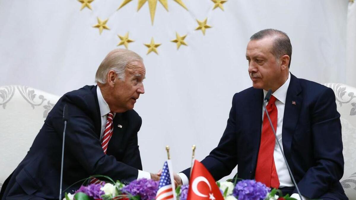 El vicepresidente Joe Biden (izq.) y el presidente turco Recep Tayyip Erdogan durante el encuentro que sostuvieron el miércoles en Ankara.