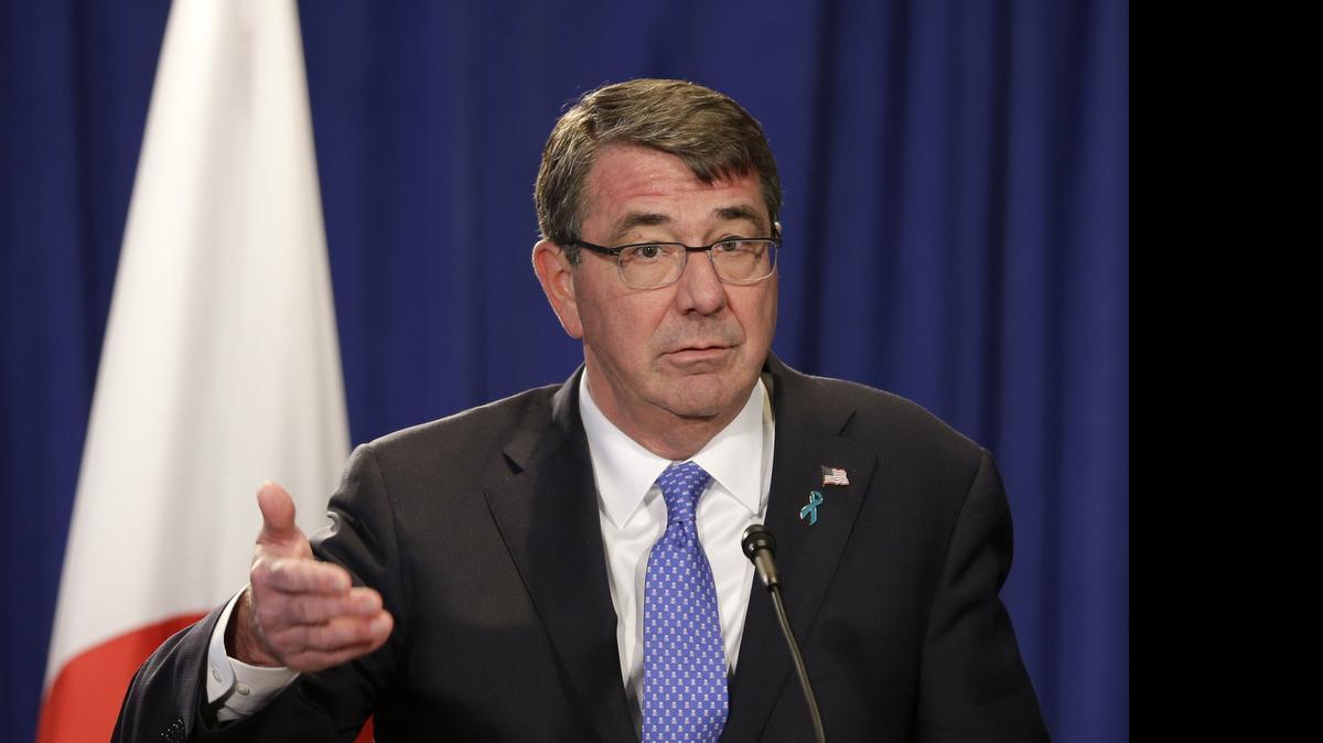 
Ash Carter aseguró que están teniendo problemas para reclutar a un número suficiente de nuevos miembros de las fuerzas de seguridad iraquíes, para entrenarlos y reforzar la lucha contra el EI.
