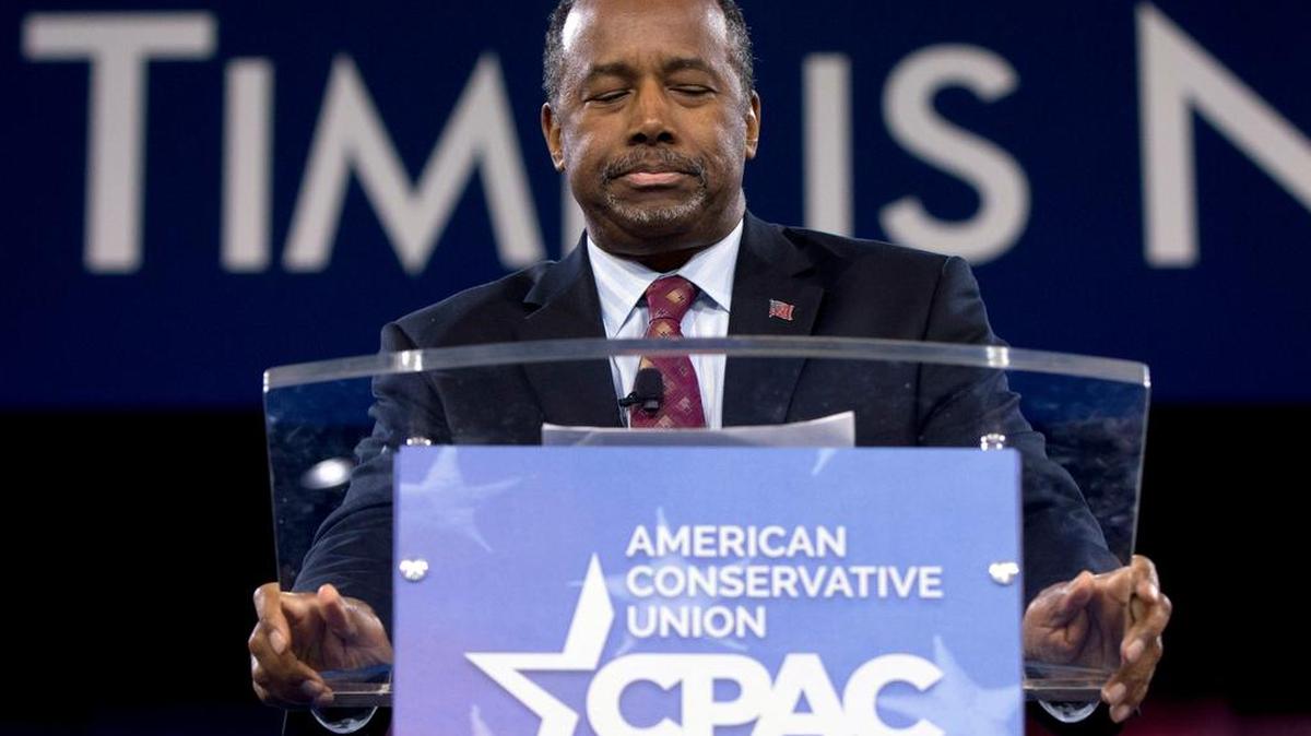El neurocirujano jubilado Ben Carson oficializó este viernes que abandona la carrera a la nominación republicana a la Casa Blanca durante una conferencia anual conservadora.