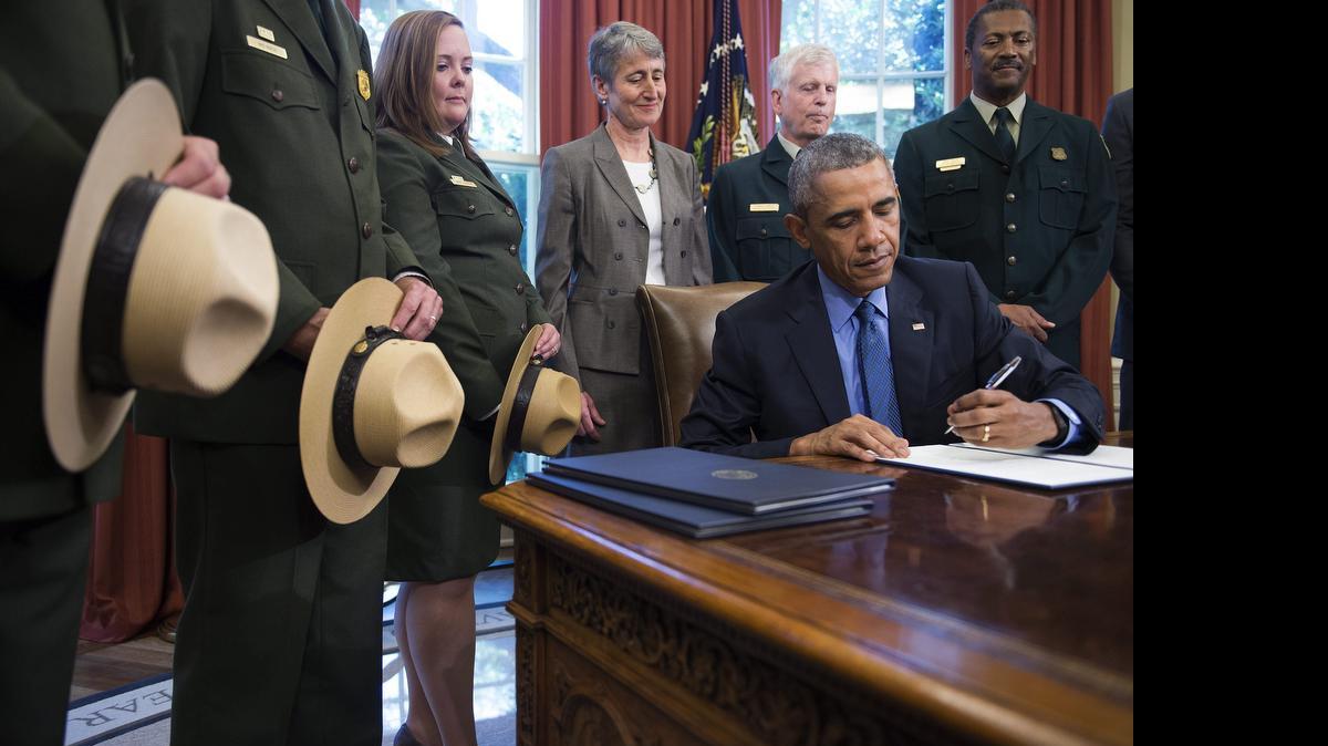 
El presidente Barack Obama declaró el viernes el monte Berryessa (California), los fósiles de mamut de Waco (Texas) y la cuenca Basin & Range de Nevada como nuevos monumentos nacionales.
