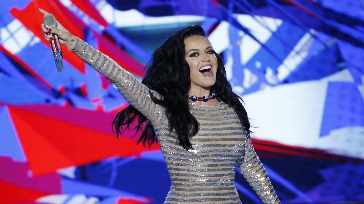La cantante estadounidense Katy Perry durante su presentación en el último día de la Convención Demócrata en el Wells Fargo Center en Filadelfia (Estados Unidos) el jueves 28 de julio de 2016.