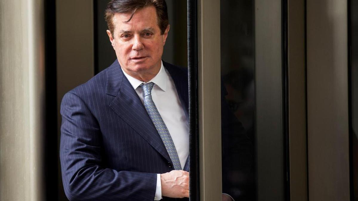 Imagen de archivo muestra a Paul Manafort, ex jefe de campaña del ahora presidente de Estados Unidos, Donald Trump, tras una audiencia en una corte de federal, el 14 de febrero de 2018.