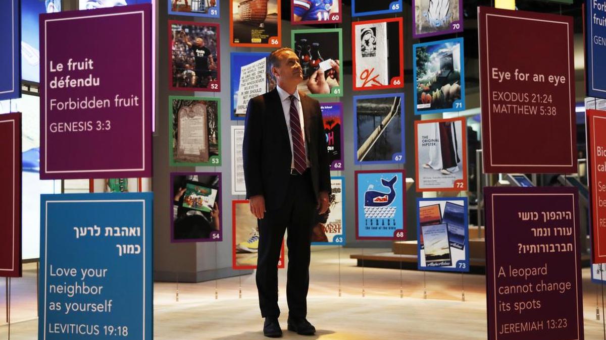 Steve Green, dueño de Hobby Lobby y fundador del Museo de la Biblia, que abrió sus puertas el sábado en Washington a un costo de $500 millones.