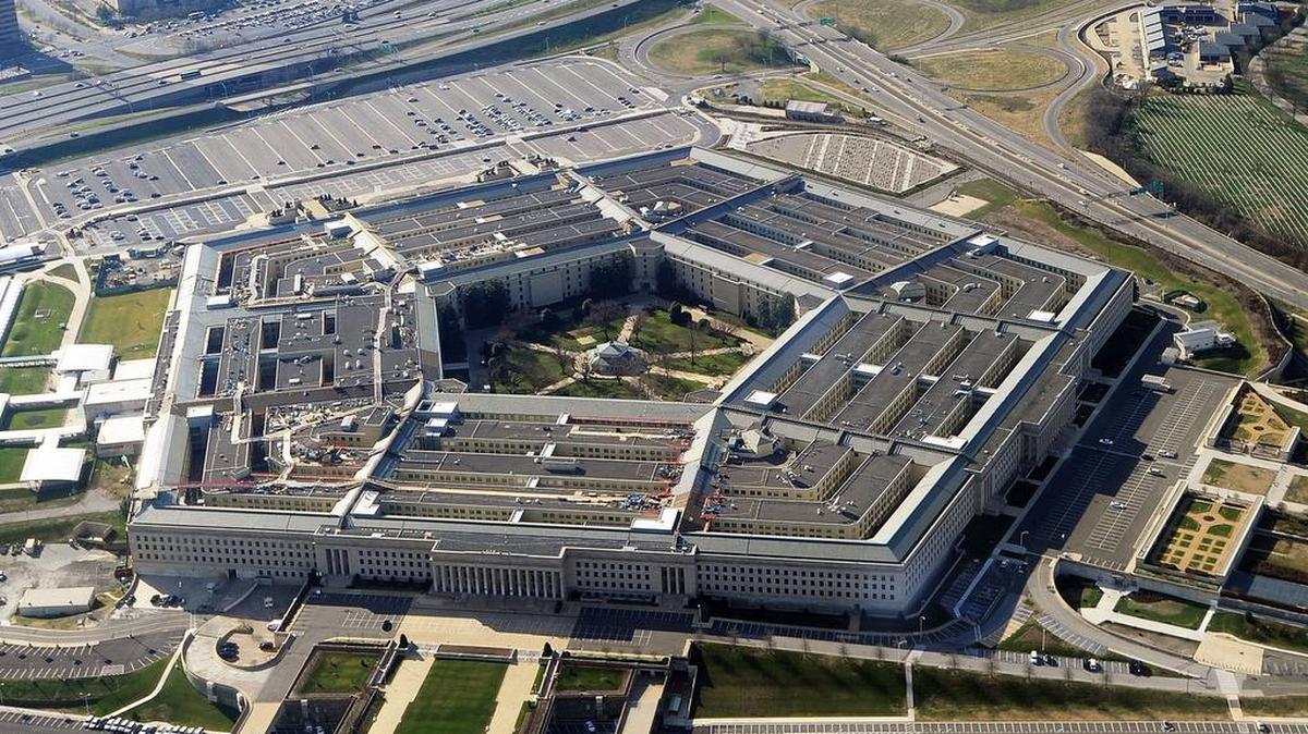 
Edificio del Pentágono en Washington DC. Los altos mandos militares de EEUU han recibió duras críticas por sus nuevas directrices que equiparan a corresponsales de guerra con espías.

