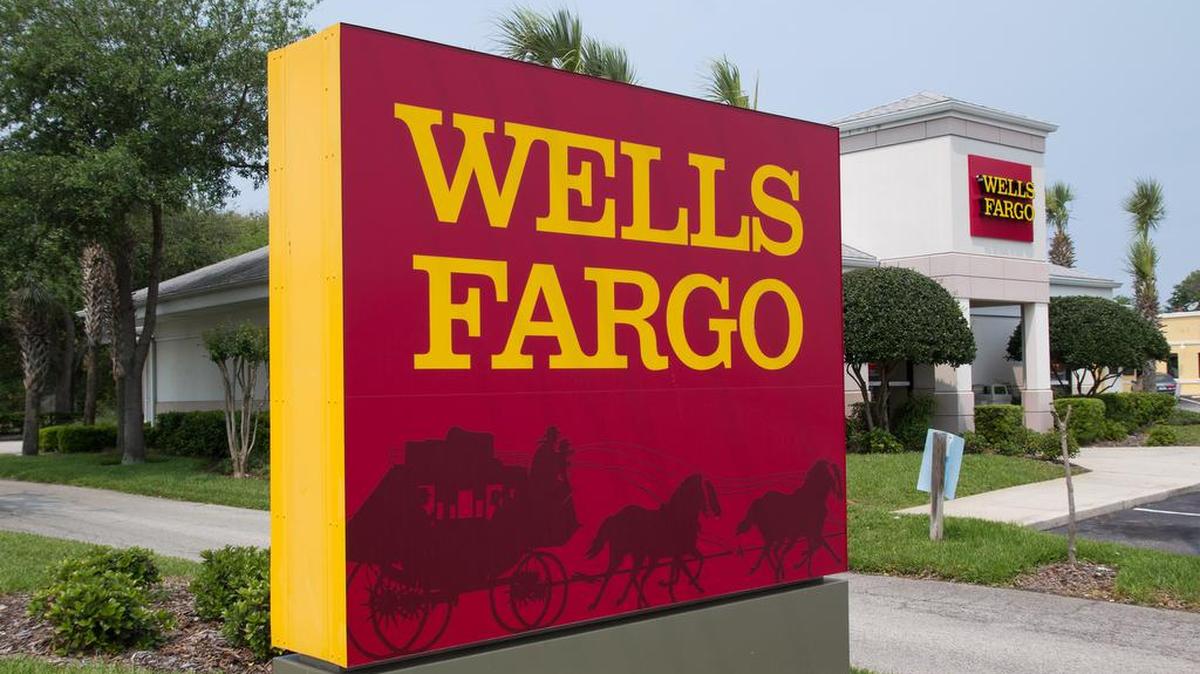 El banco Wells Fargo admitió el jueves que el escándalo sobre la apertura de cuentas falsas es mayor de lo que estimó en un primer momento, al elevar a 3.5 millones el número de cuentas creadas sin autorización de sus clientes entre enero de 2009 y septiembre de 2016.