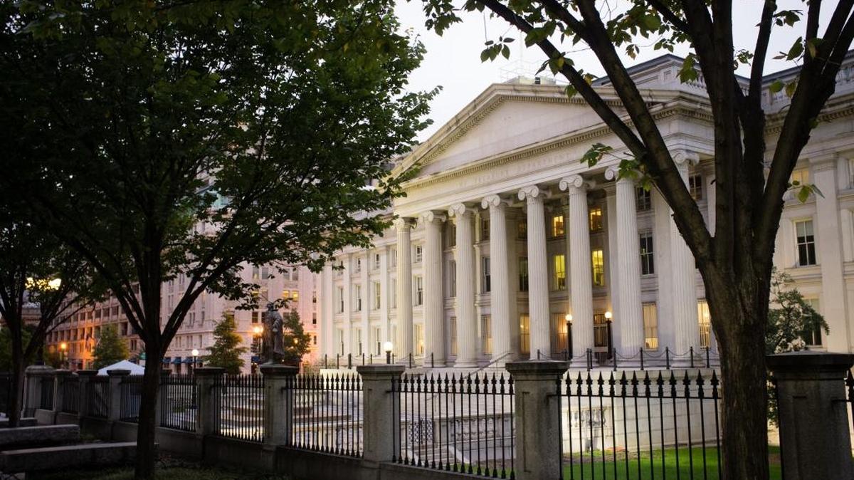 La sede del Departamento del Tesoro en Washington. Ese organismo instó el martes a las autoridades federales a aumentar los controles sobre los servicios de crédito en línea.