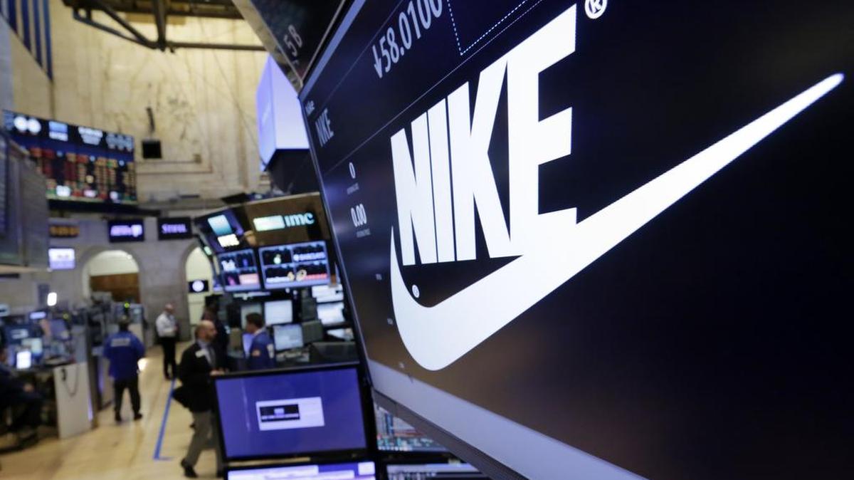 La firma de calzado y complementos deportivos Nike un plan de reestructuración como parte de su estrategia para hacer frente al descenso en sus ventas.