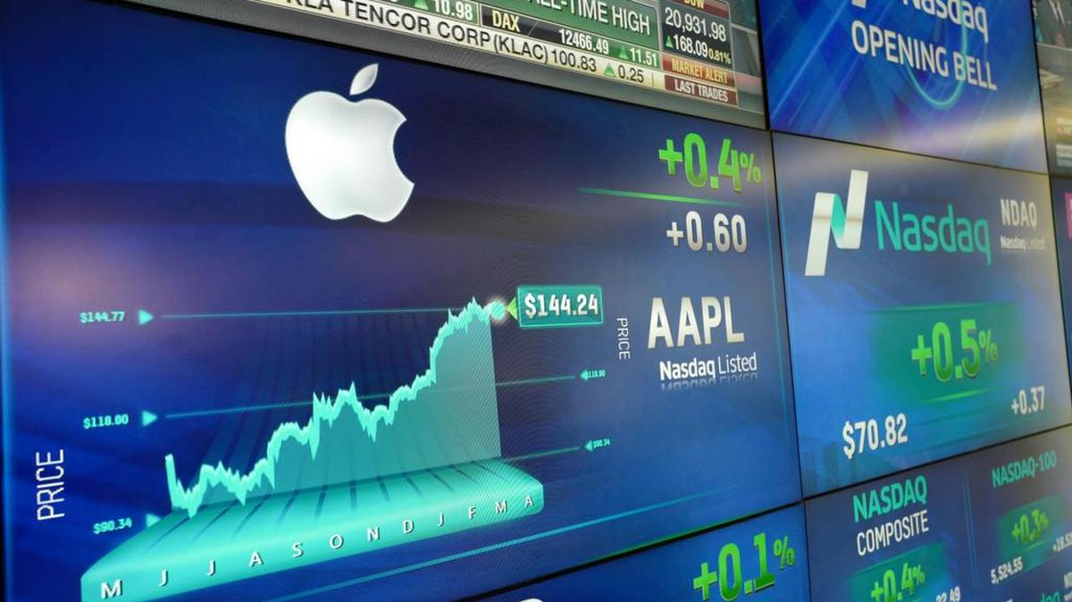 El informe trimestral que Apple publicó muestran que su tenencia de efectivo –la gran mayoría en el extranjero – saltó a una suma que supera la producción de Chile.