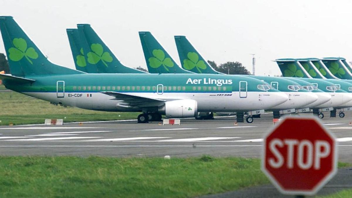 Aviones de la aerolínea irlandesa Aer Lingus en el aeropuerto de Dublin. Foto de archivo