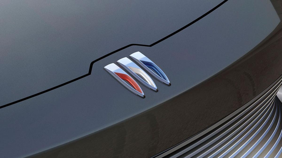 Buick anunció su nuevo logo el miercoles, 1ro. de junio de 2022. El nuevo logo abandona el esquema circular que lo caracterizaba y adopta un diseño más estilizado y horizontal que mantiene los tres tradicionales escudos, de color rojo, blanco y azul, que han adornado los autos de Buick desde su creación. Foto tomada de Twitter @buick.