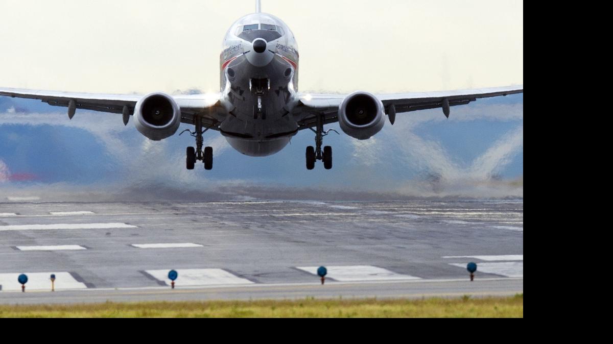 
El Departamento de Justicia estadounidense comunicó este miércoles que está investigando algunas aerolíneas por un “posible acuerdo ilegal” para fijar las tarifas.
