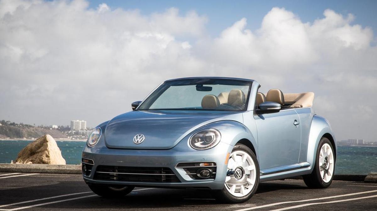 Esta última edición del Beetle convertible debe estar en su lista, si lo que busca es un convertible con estilo y funcionalidad, y en algún momento, recuperar la inversión.