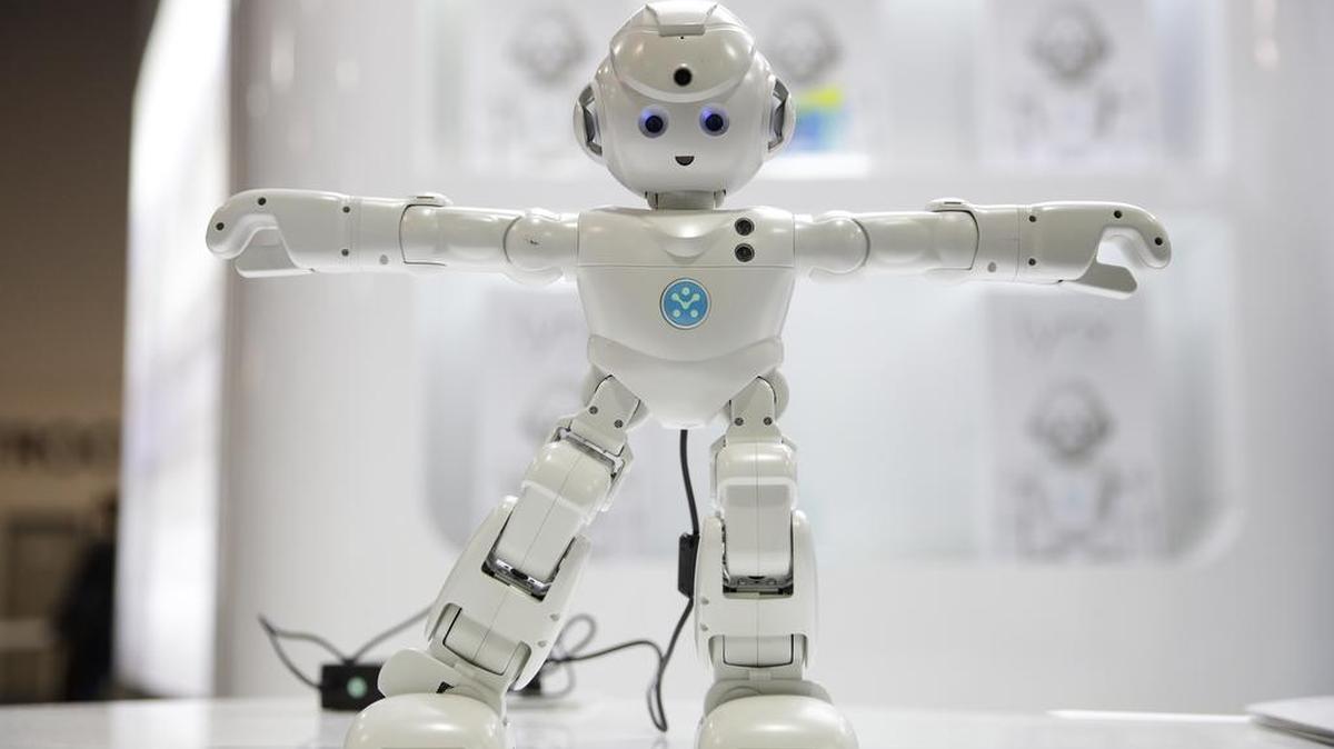 El roboto UBTECH de Lynx, que funciona con Amazon Alexa, es presentado en la feria CES International el 6 de enero de 2017, en Las Vegas.