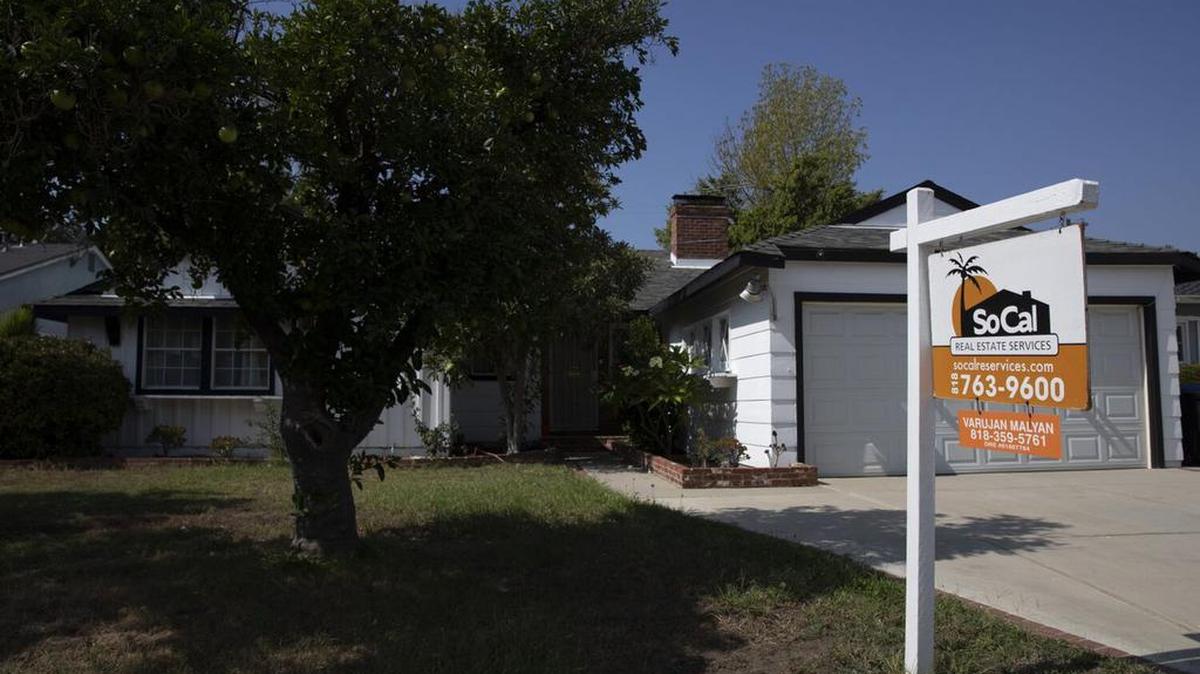 Una casa en venta en el área de Mission Hills en Los Ángeles, California, el 11 de octubre del 2022.