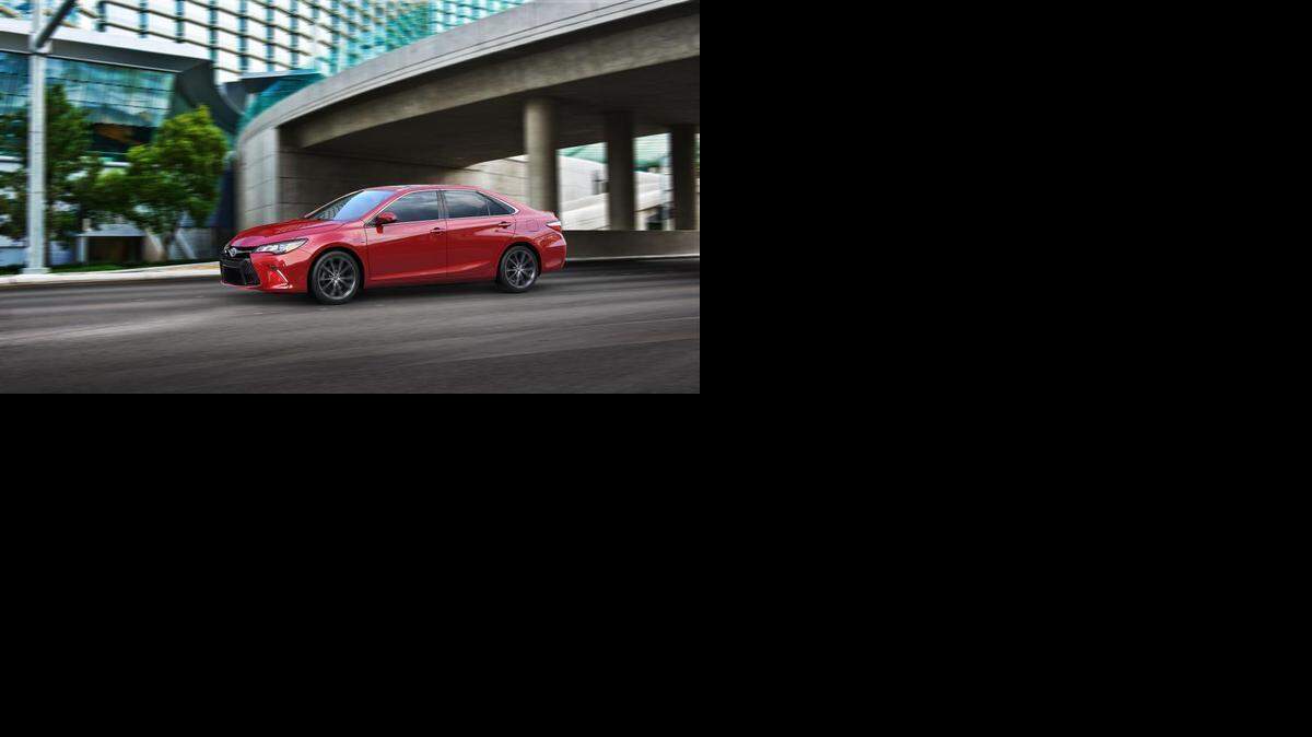 
Toyota se ha esmerado en mejorar el diseño del Camry para el 2015, con énfasis en el aislamiento del ruido en la cabina.
