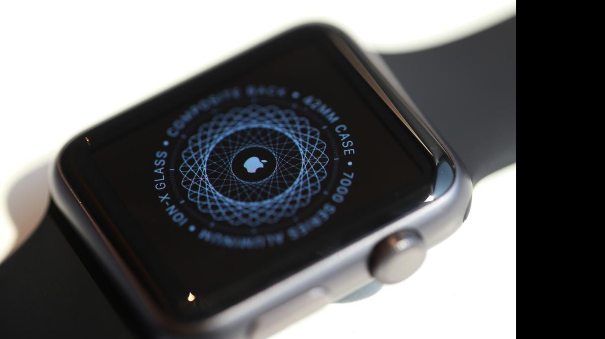 
Un componente defectuoso, fabricado en China, del nuevo reloj digital de la firma Apple está dando problemas a la compañía y está limitando el lanzamiento del producto, informó el jueves el diario The Wall Street Journal.
