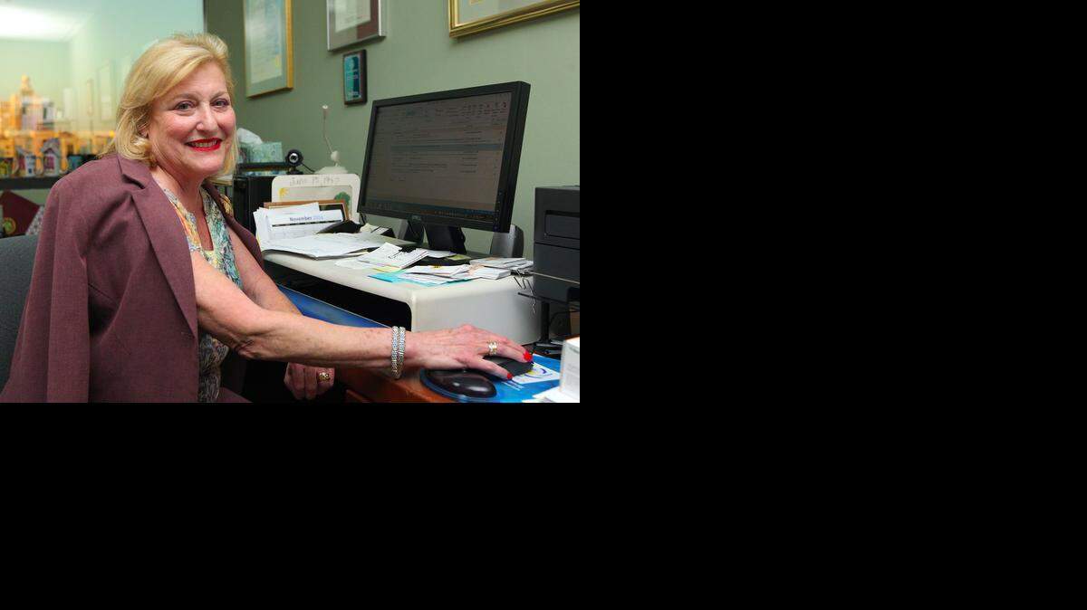 
Marielena A. Villamil, recientemente nombrada como miembro Asamblea Nacional de Asesores del BBVA Compass, en su oficina en Coral Gables.
