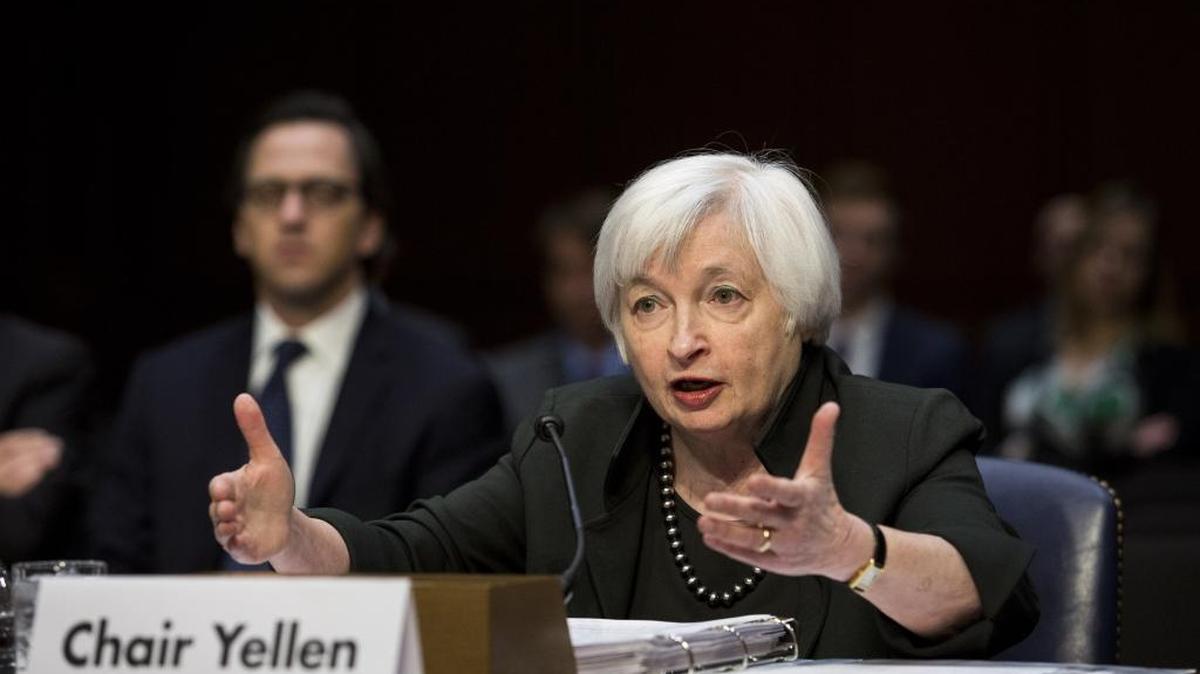 La presidenta de la Reserva Federal de Estados Unidos (Fed), Janet Yellen, testifica a inicios de diciembre en el comité de Economía en el Congreso, en Washington.