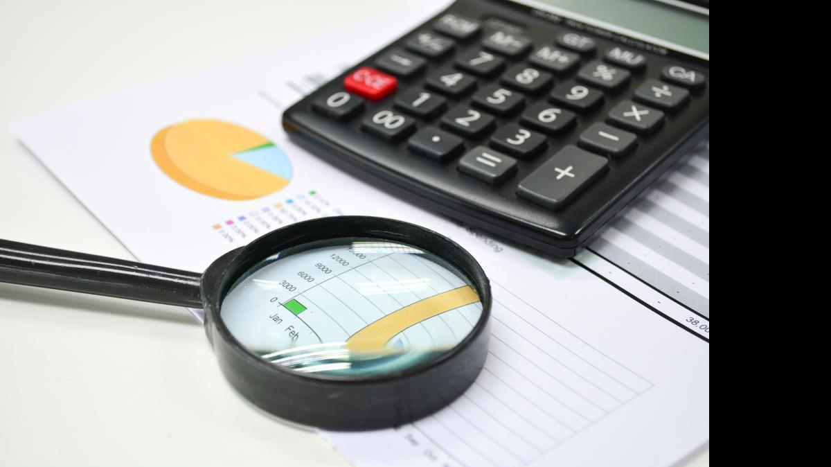 
Como puede observar por el tratamiento impositivo preferencial que reciben los inversionistas que conservan sus títulos durante más de un año, invertir a largo plazo es más conveniente.

