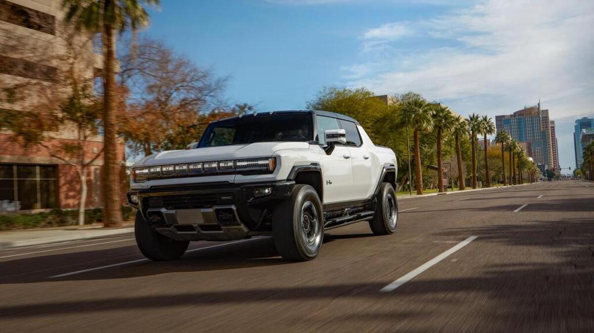 Sea sobre el asfalto de la ciudad o en caminos rústicos, el HUMMER EV de General Motors para el 2022 asegura una experiencia de viaje confortable y refinada.