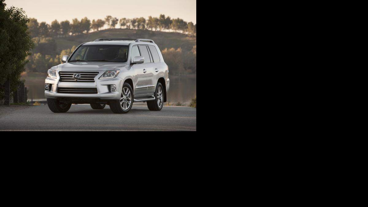 
En el mundo del confort y el lujo, el Lexus LX 570 es irresistible. Con muy escasos rivales que le hagan sombra, a este modelo le sobran razones para ser el elegido.
