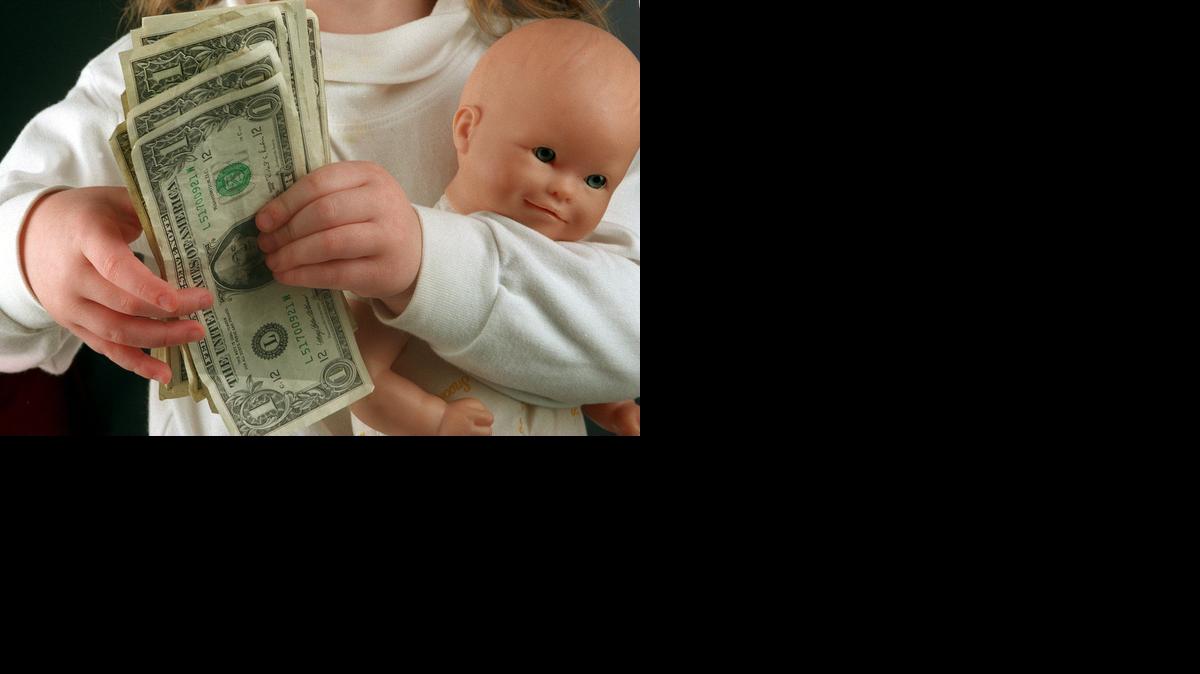 
Enseñar a sus hijos algunos conceptos básicos sobre el dinero es una forma magnífica de mantener la agudeza mental de los más jóvenes —y de prepararlos para sus futuras responsabilidades.
